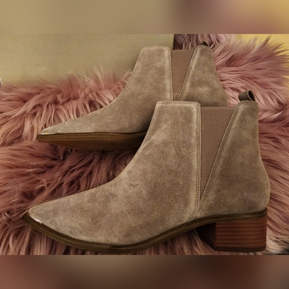 Marc Fisher Yale Leather Pointed Chelsea Booties